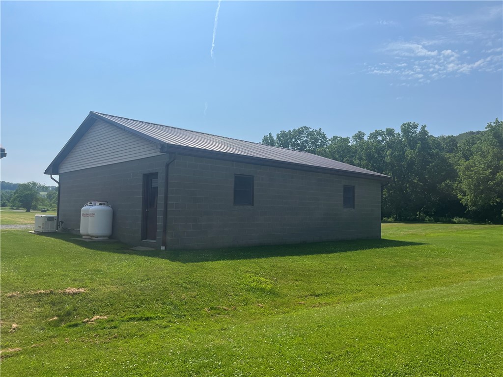 Burgettstown, Pennsylvania 15021, United States, ,1 BathroomBathrooms,Residential,Active,222912