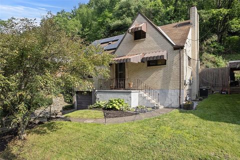 Photo of 80 Parker St, Pittsburgh, PA 15223 (MLS # 1724134)