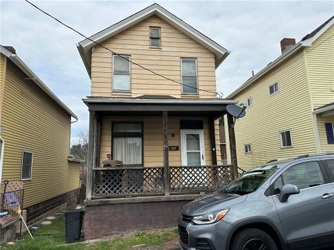Photo of 717 Ludwick St, Greensburg, PA 15601 (MLS # 1763325)