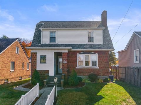 Photo of 178 Wylie Ave, Strabane, PA 15363 (MLS # 1742469)