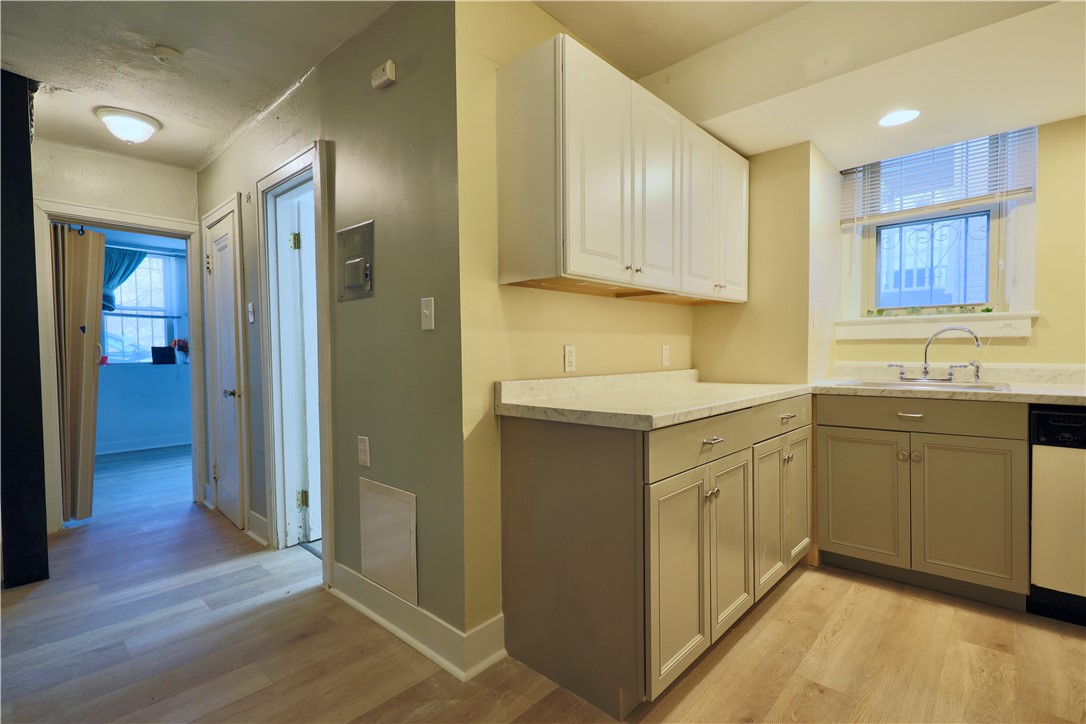 Mt. Lebanon, Pennsylvania 15228, United States, 1 Bedroom Bedrooms, ,1 BathroomBathrooms,Residential,Active,85048