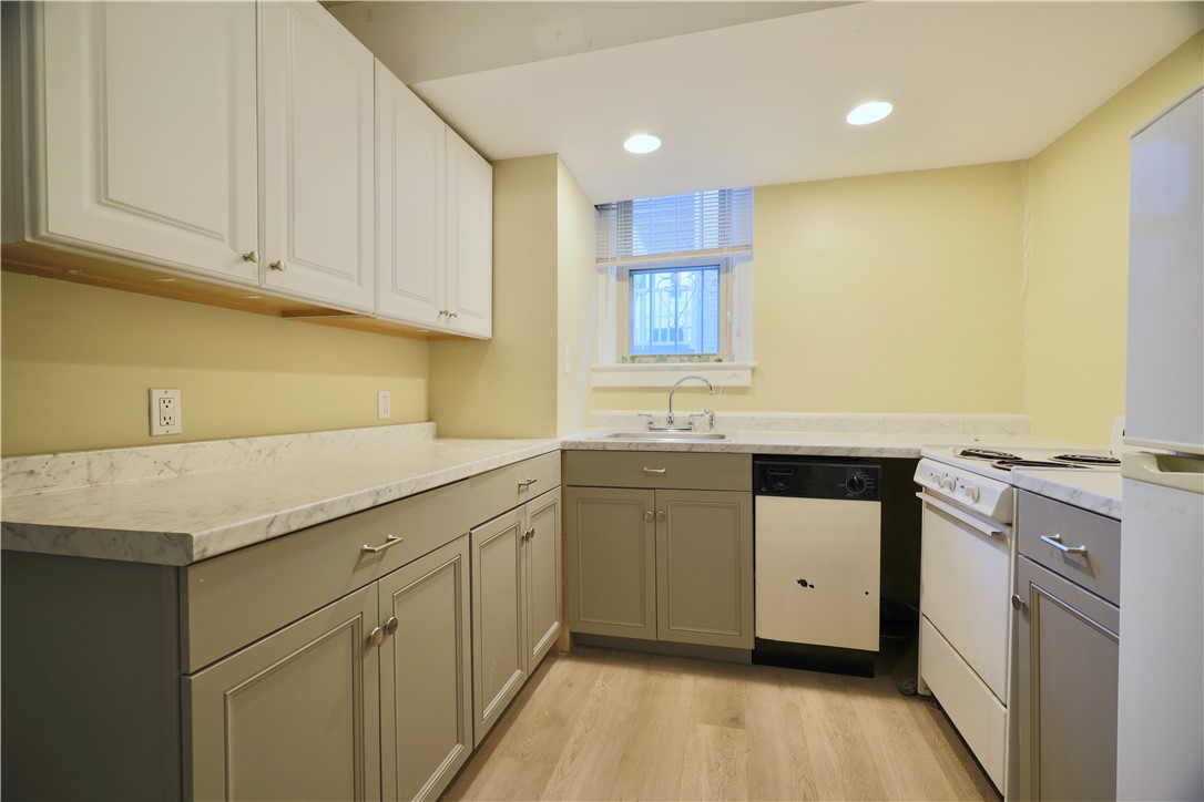 Mt. Lebanon, Pennsylvania 15228, United States, 1 Bedroom Bedrooms, ,1 BathroomBathrooms,Residential,Active,85048