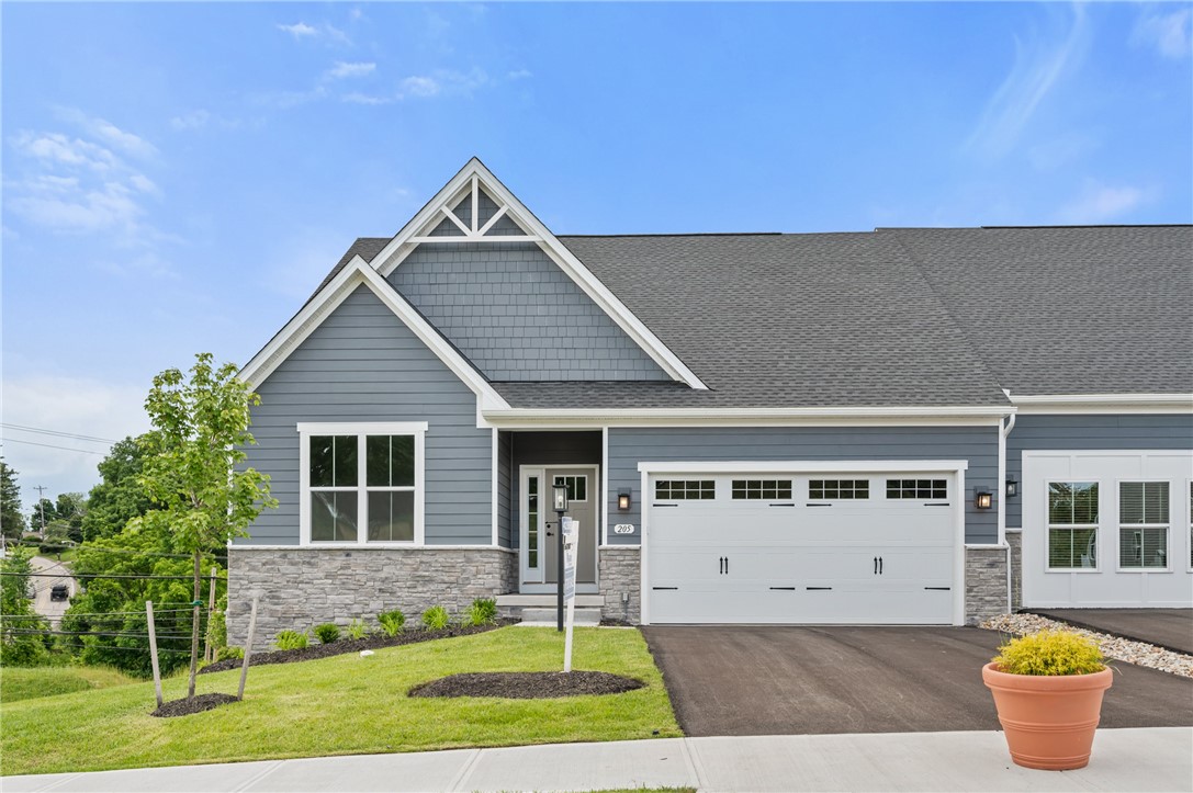 205 Mary Lane Ln, Coraopolis, Pennsylvania image 1