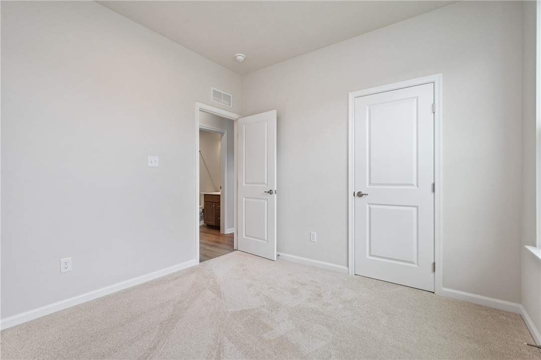 205 Mary Lane Ln, Coraopolis, Pennsylvania image 4