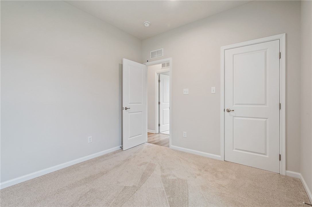 205 Mary Lane Ln, Coraopolis, Pennsylvania image 7