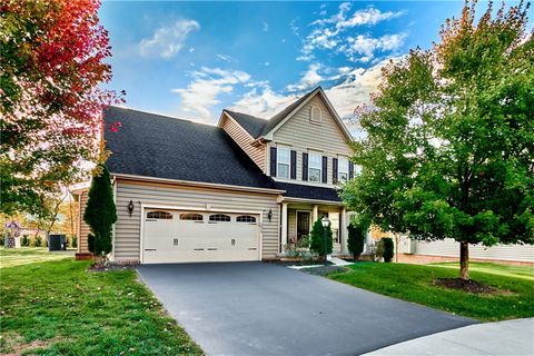 Photo of 2972 Cross Creek Ct, Gibsonia, PA 15044 (MLS # 1729089)