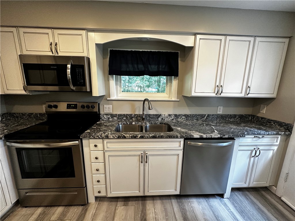 Neshannock Twp, Pennsylvania 16105, United States, 2 Bedrooms Bedrooms, ,1 BathroomBathrooms,Residential,Active,48957