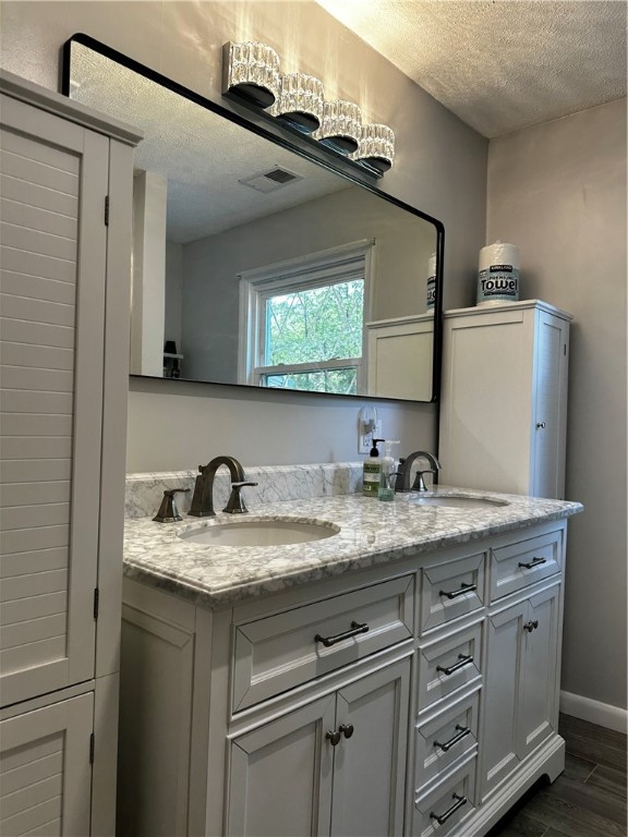 Neshannock Twp, Pennsylvania 16105, United States, 2 Bedrooms Bedrooms, ,1 BathroomBathrooms,Residential,Active,48957
