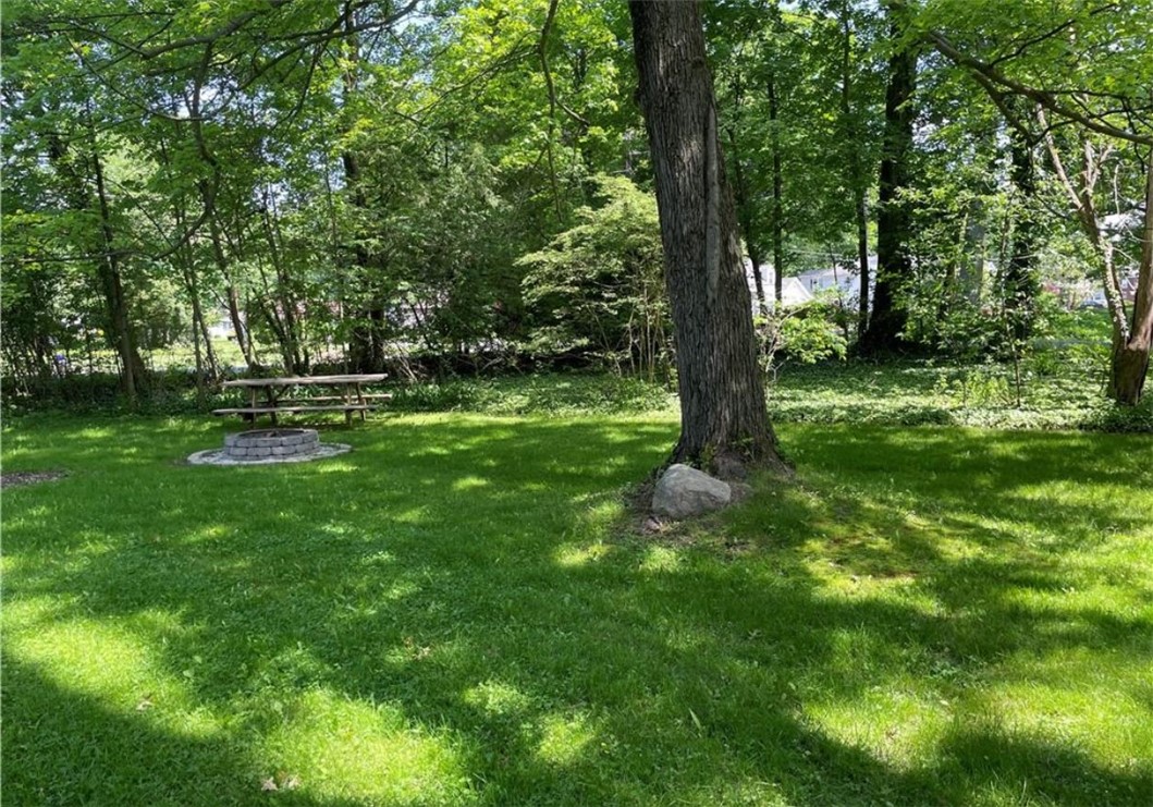 Neshannock Twp, Pennsylvania 16105, United States, 2 Bedrooms Bedrooms, ,1 BathroomBathrooms,Residential,Active,48957