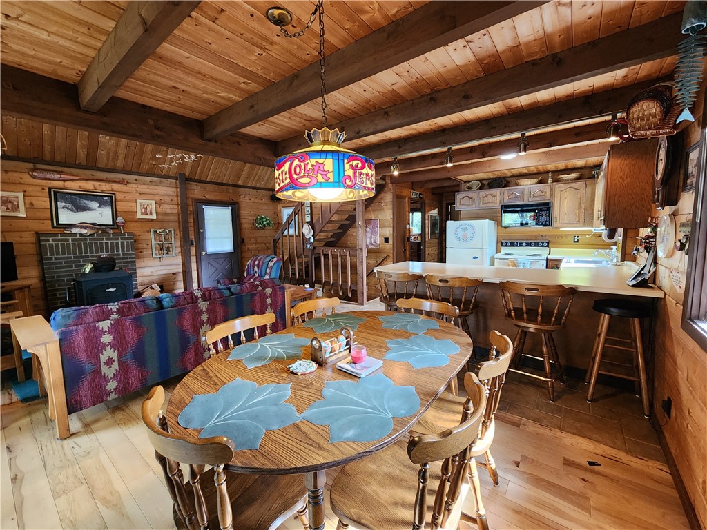 Jackson Twp - Mer, Pennsylvania 16137, United States, 3 Bedrooms Bedrooms, ,3 BathroomsBathrooms,Residential,Active,126514