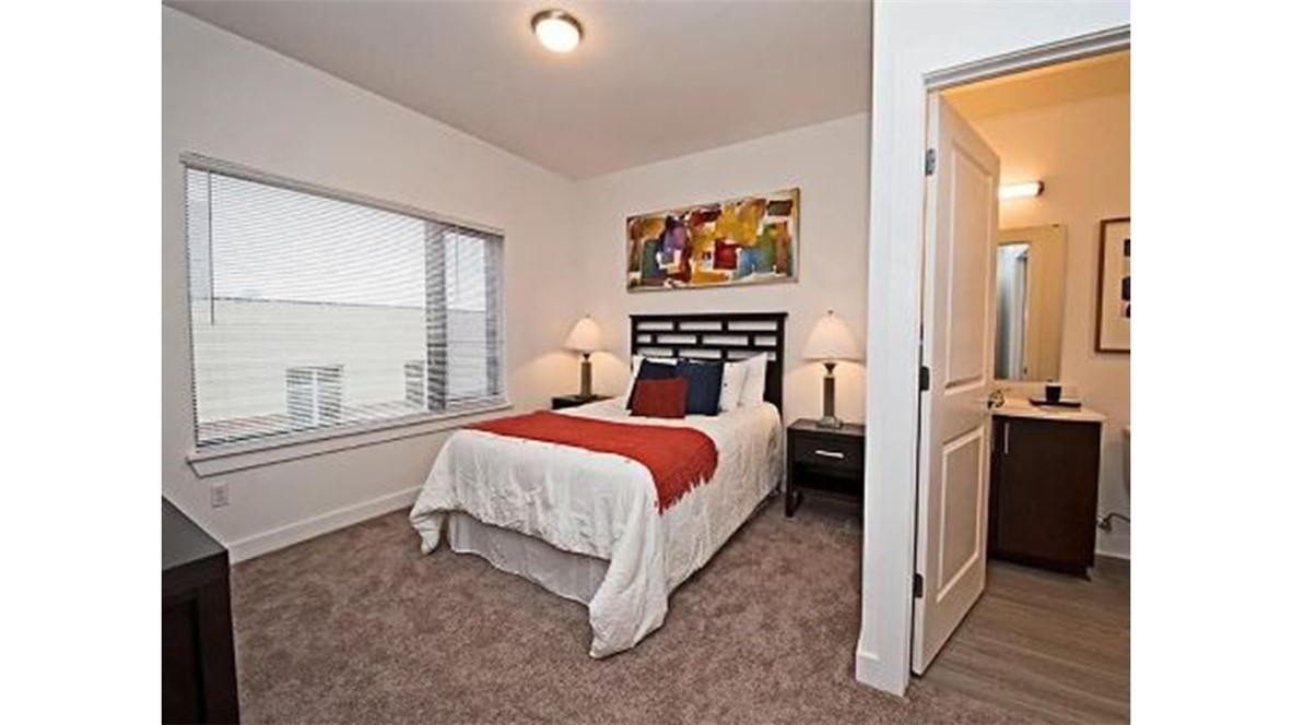Lawrenceville, Pennsylvania 15201, United States, 2 Bedrooms Bedrooms, ,2 BathroomsBathrooms,Residential,Active,98484