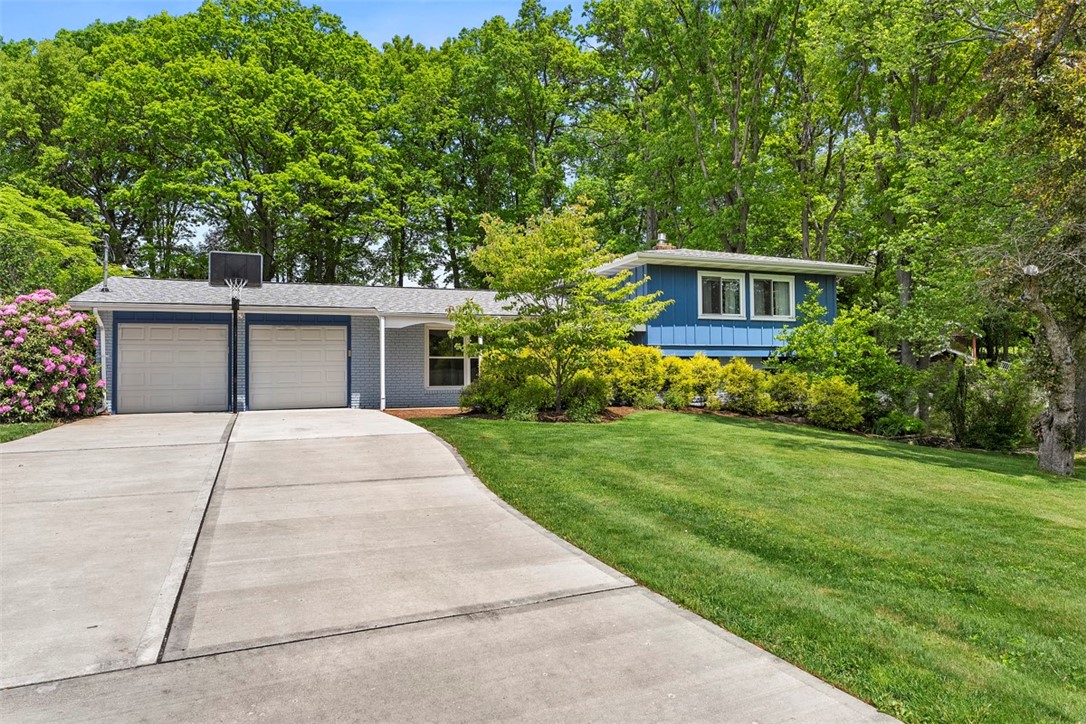 109 Meadowvue Dr
