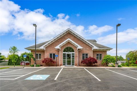 Photo of 3135 Wilmington Rd, New Castle, PA 16105 (MLS # 1738144)