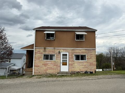 Photo of 1816 New York Ave, Mckeesport, PA 15133 (MLS # 1748747)