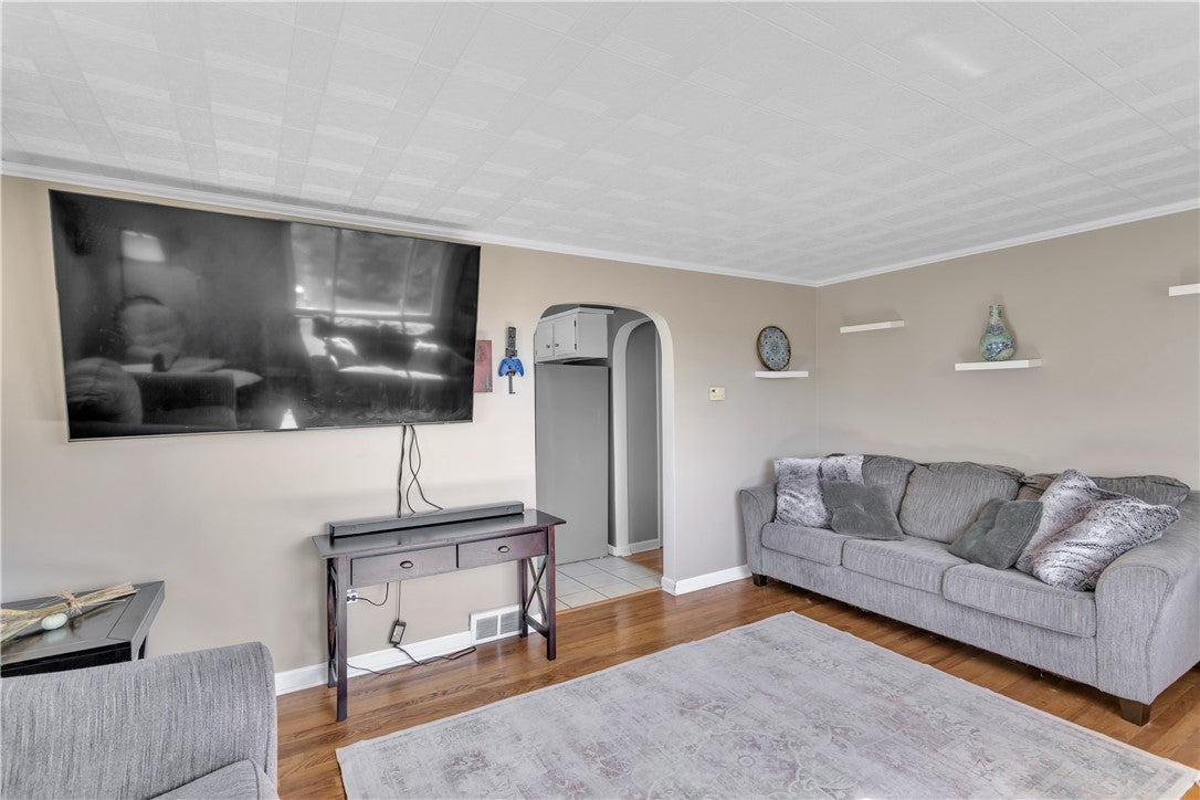 136 N Hazen Ave.