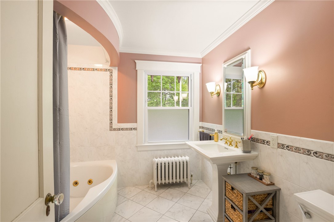 Westmont Hilltop School District, Pennsylvania 15905, United States, 5 Bedrooms Bedrooms, ,4 BathroomsBathrooms,Residential,Active,124982