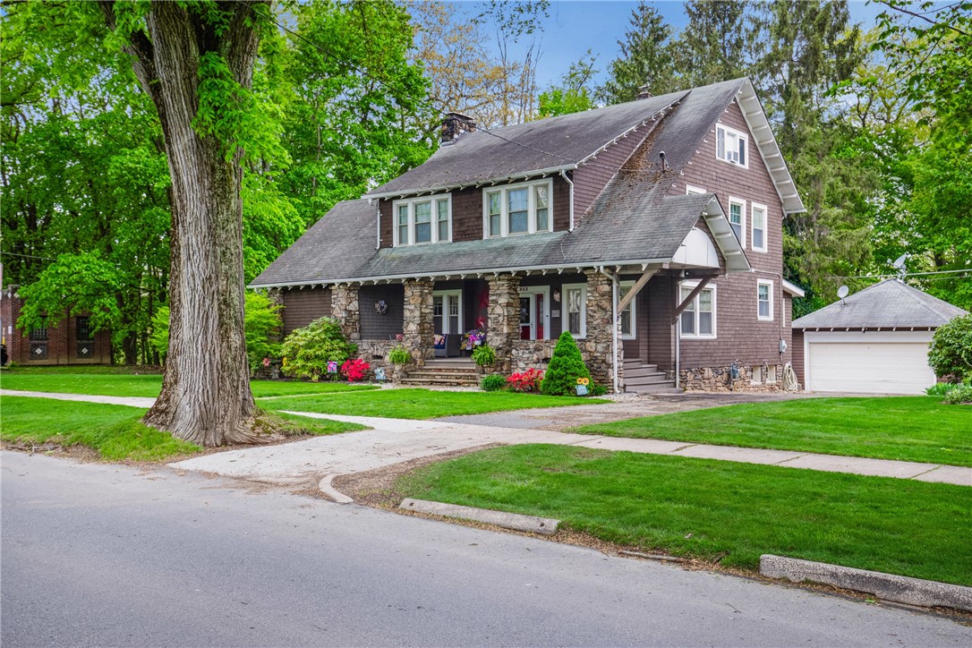 Westmont Hilltop School District, Pennsylvania 15905, United States, 5 Bedrooms Bedrooms, ,4 BathroomsBathrooms,Residential,Active,124982