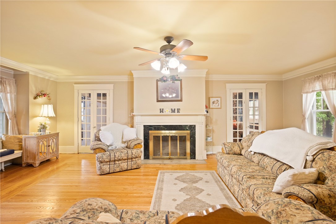 Westmont Hilltop School District, Pennsylvania 15905, United States, 5 Bedrooms Bedrooms, ,4 BathroomsBathrooms,Residential,Active,124982