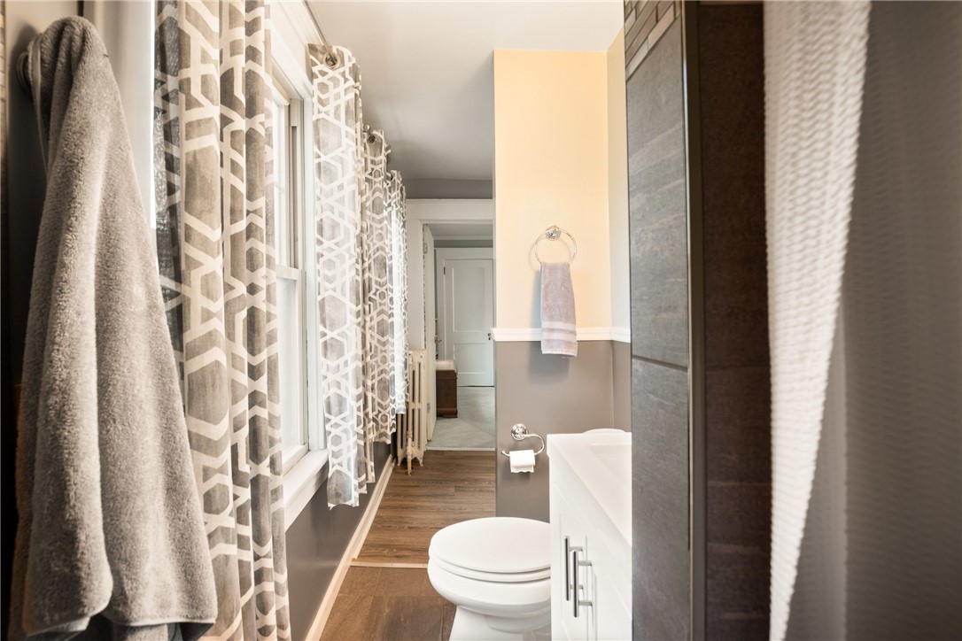 Westmont Hilltop School District, Pennsylvania 15905, United States, 5 Bedrooms Bedrooms, ,4 BathroomsBathrooms,Residential,Active,124982