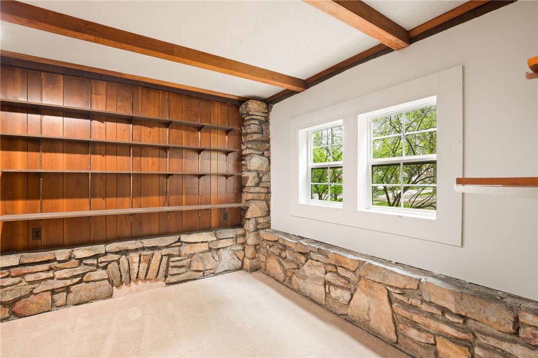 Westmont Hilltop School District, Pennsylvania 15905, United States, 5 Bedrooms Bedrooms, ,4 BathroomsBathrooms,Residential,Active,124982