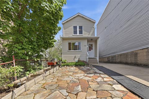 Homes For Sale - 365 Main St<br/> Lawrenceville, PA 15201