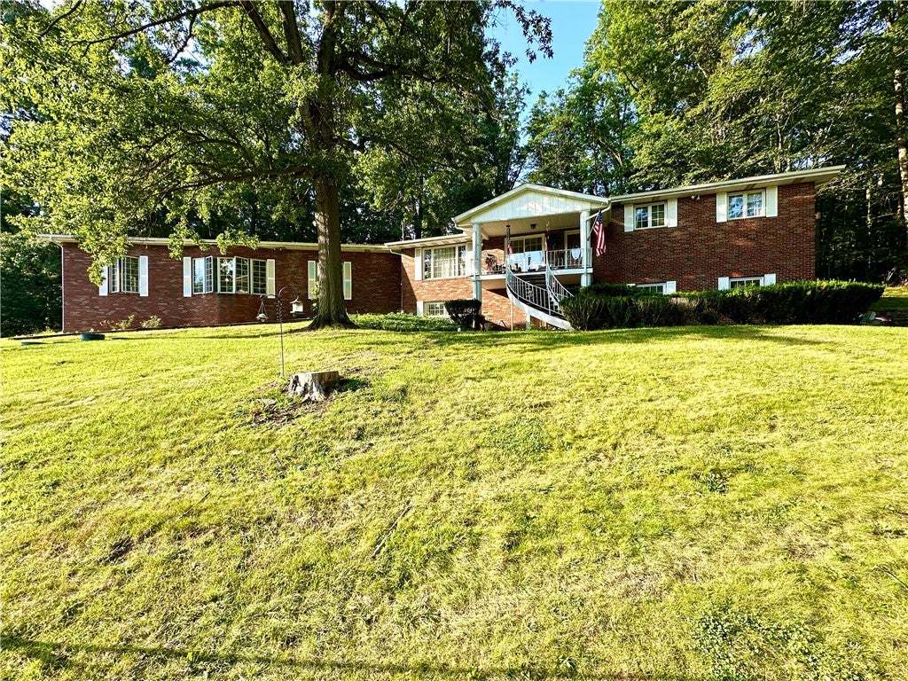 909 E Fairfield Ave