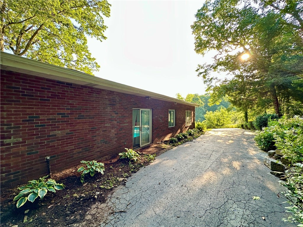 909 E Fairfield Ave