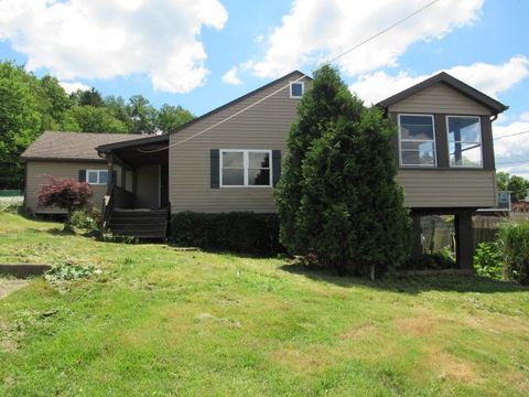 Homes For Sale - 26 Mulberry Street St<br/> Belle Vernon, PA 15012
