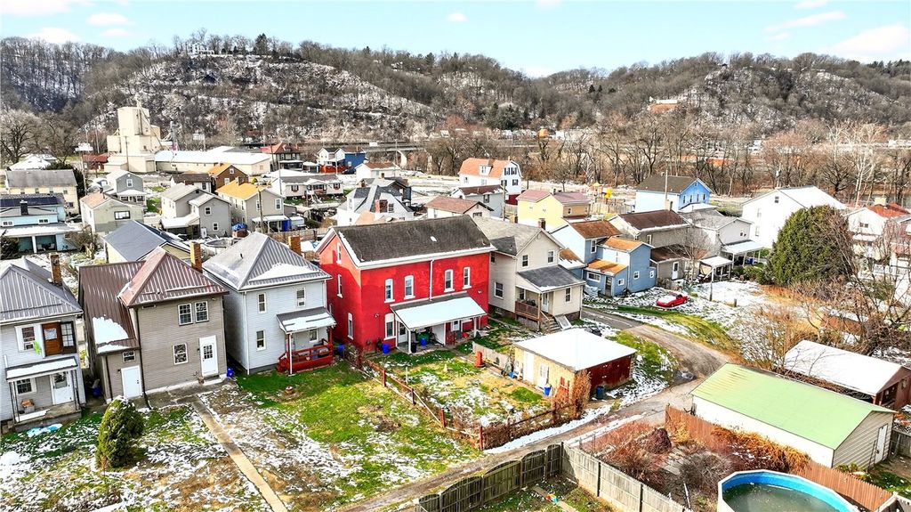 Photo of 325/327 8th Ave, New Brighton, PA 15066 (MLS # 1733049)