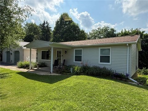 Photo of 132 Harris Rd, Butler, PA 16002 (MLS # 1762480)