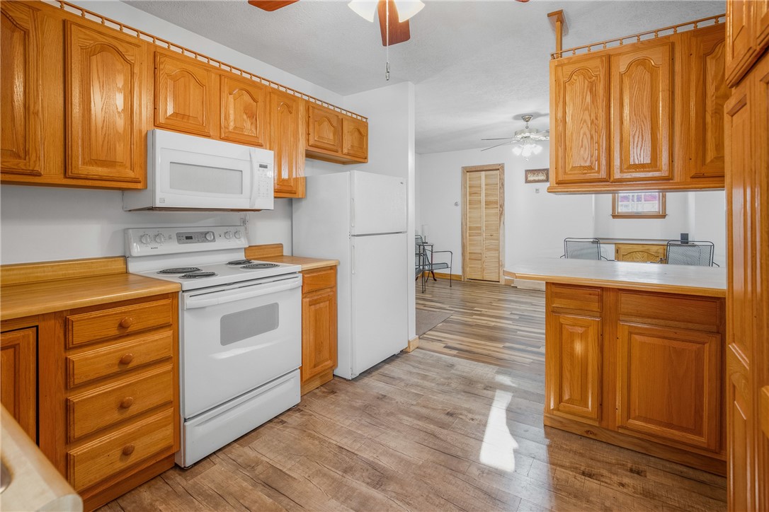 Meyersdale, Pennsylvania 15552, United States, 5 Bedrooms Bedrooms, ,3 BathroomsBathrooms,Residential,Pending,2863