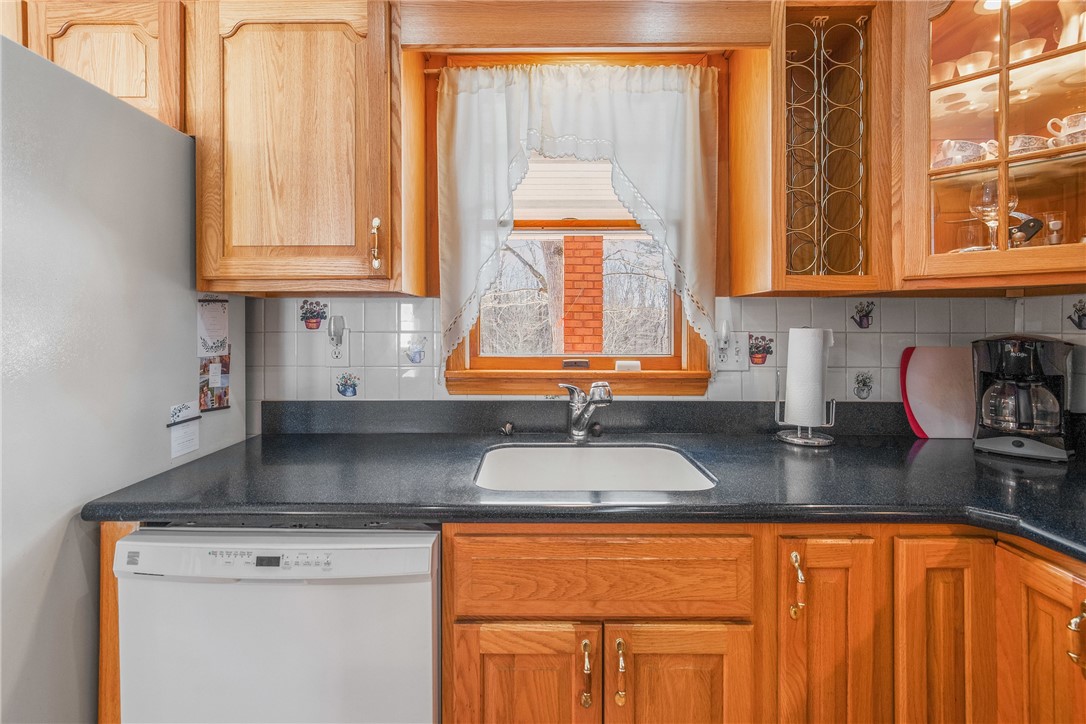 Meyersdale, Pennsylvania 15552, United States, 5 Bedrooms Bedrooms, ,3 BathroomsBathrooms,Residential,Pending,2863