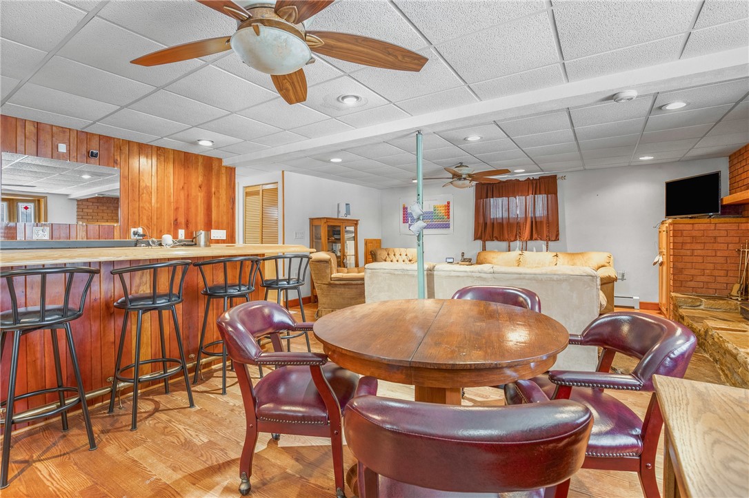 Meyersdale, Pennsylvania 15552, United States, 5 Bedrooms Bedrooms, ,3 BathroomsBathrooms,Residential,Pending,2863