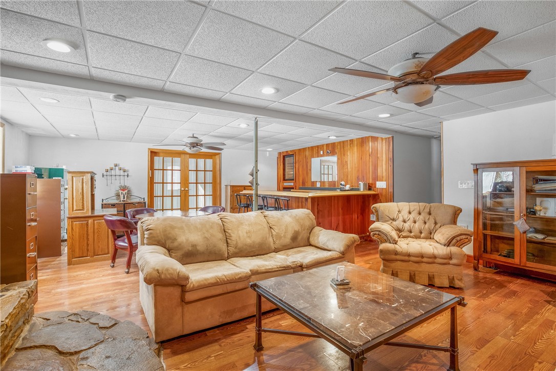 Meyersdale, Pennsylvania 15552, United States, 5 Bedrooms Bedrooms, ,3 BathroomsBathrooms,Residential,Pending,2863