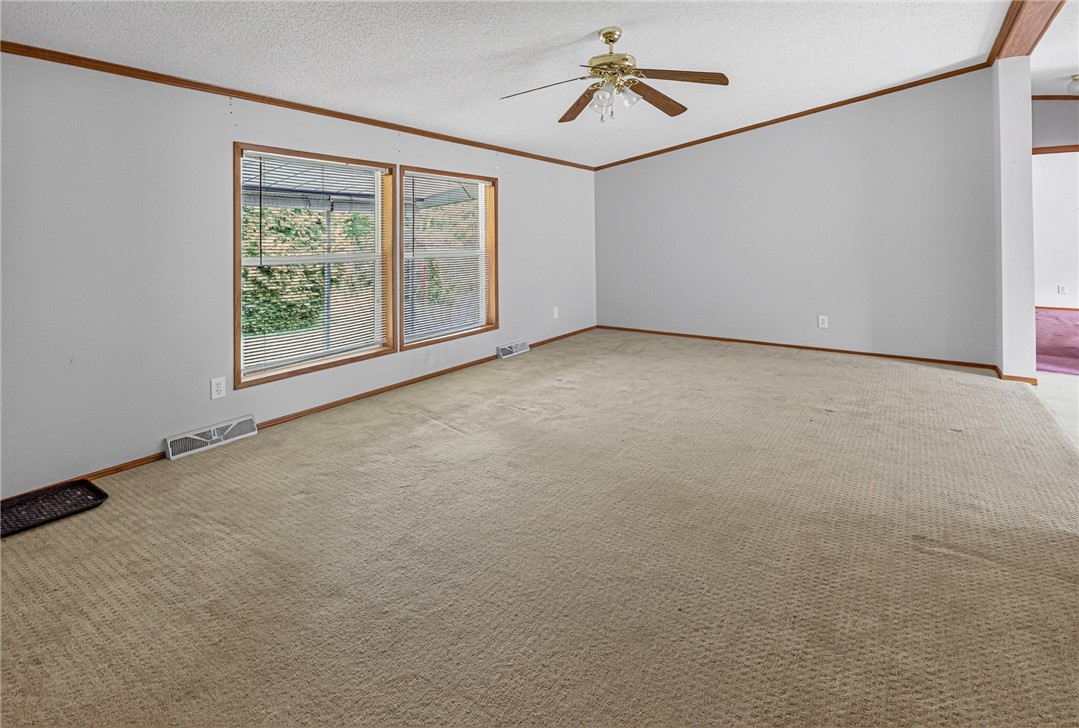 914 Chester Dr