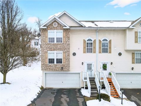 Apartment For Sale - 202 Mountain Dr Dr<br/> Carnegie, PA 15106