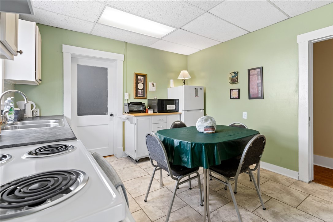 City Of But NW, Pennsylvania 16001, United States, 4 Bedrooms Bedrooms, ,2 BathroomsBathrooms,Residential,Active,51739