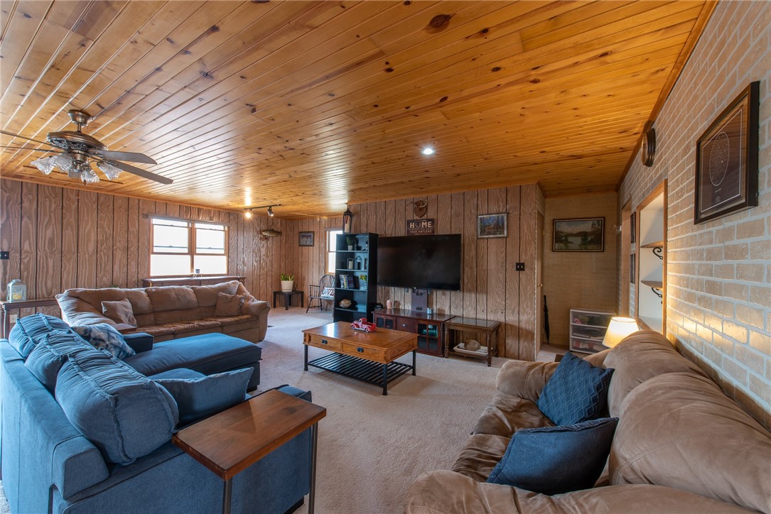 W Leechburg, Pennsylvania 15656, United States, 2 Bedrooms Bedrooms, ,1 BathroomBathrooms,Residential,Active,98968