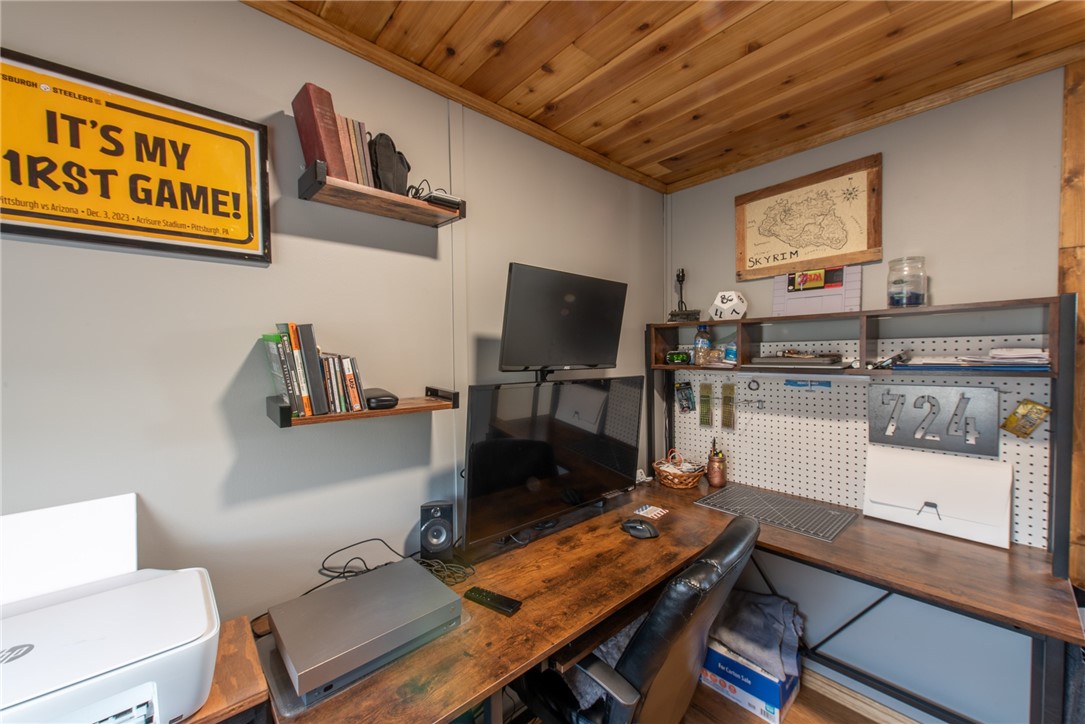 W Leechburg, Pennsylvania 15656, United States, 2 Bedrooms Bedrooms, ,1 BathroomBathrooms,Residential,Active,98968