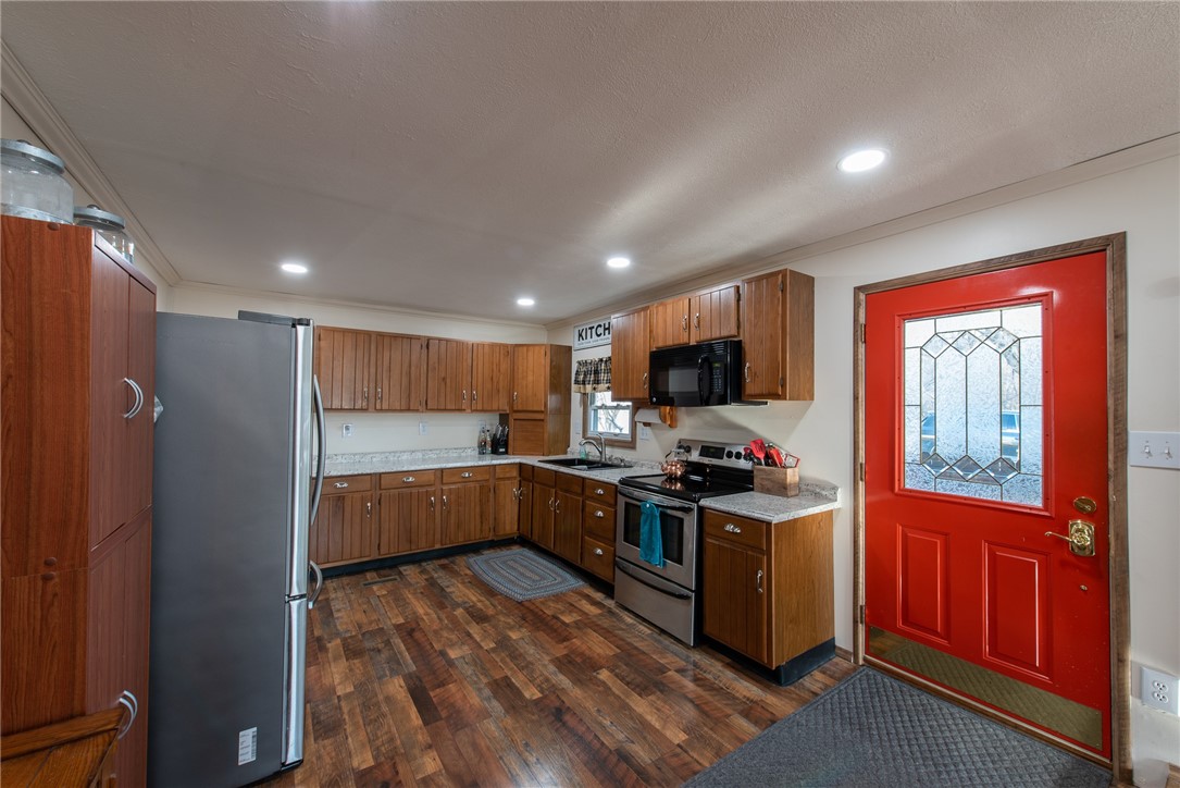 W Leechburg, Pennsylvania 15656, United States, 2 Bedrooms Bedrooms, ,1 BathroomBathrooms,Residential,Active,98968