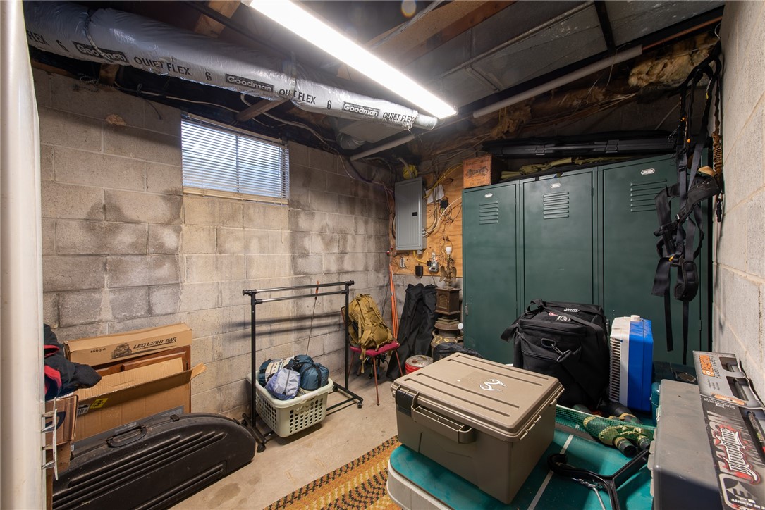 W Leechburg, Pennsylvania 15656, United States, 2 Bedrooms Bedrooms, ,1 BathroomBathrooms,Residential,Active,98968