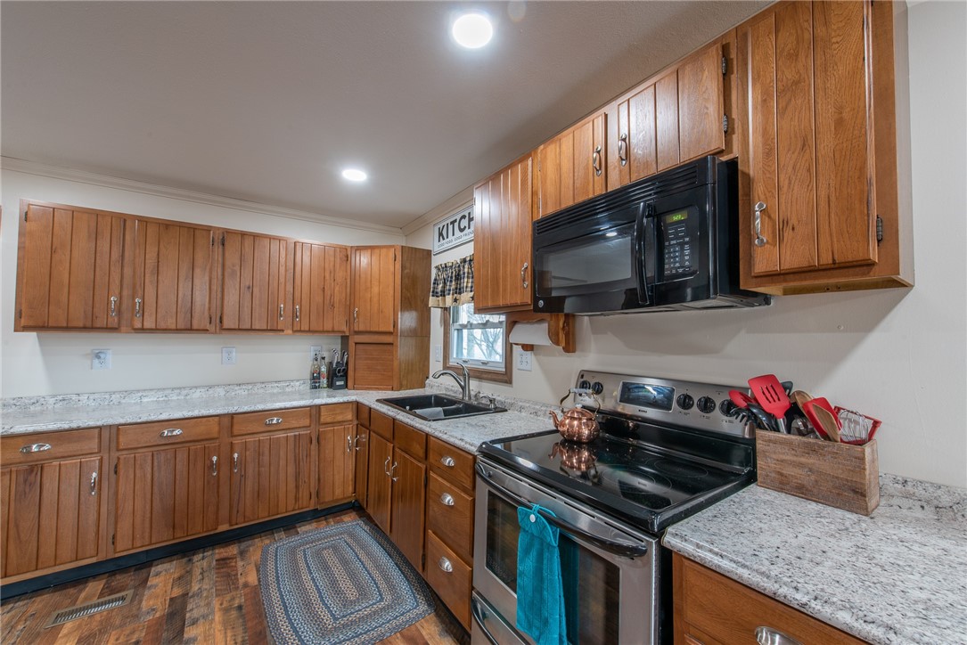 W Leechburg, Pennsylvania 15656, United States, 2 Bedrooms Bedrooms, ,1 BathroomBathrooms,Residential,Active,98968