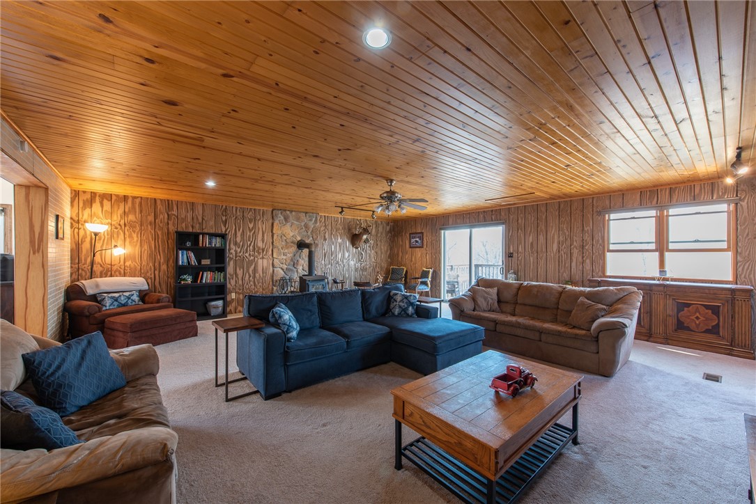 W Leechburg, Pennsylvania 15656, United States, 2 Bedrooms Bedrooms, ,1 BathroomBathrooms,Residential,Active,98968