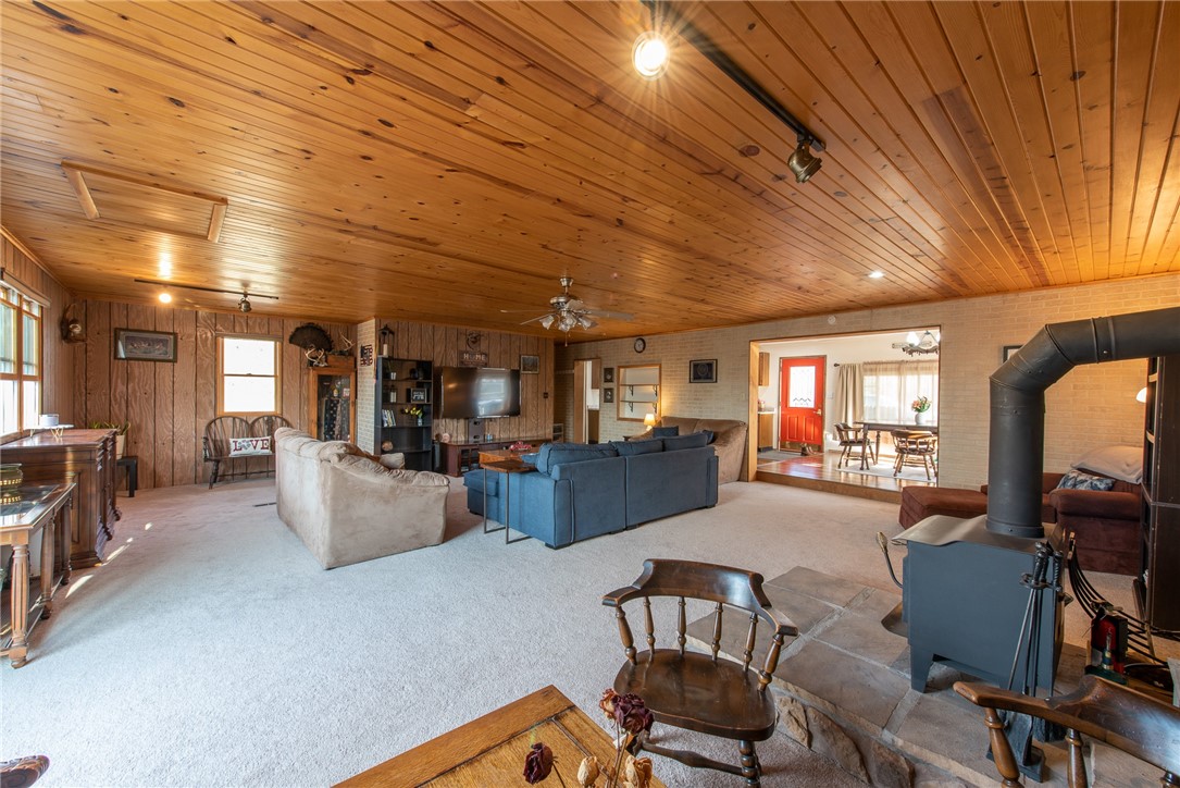 W Leechburg, Pennsylvania 15656, United States, 2 Bedrooms Bedrooms, ,1 BathroomBathrooms,Residential,Active,98968