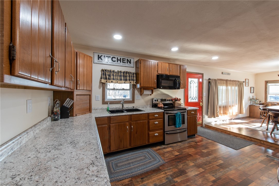 W Leechburg, Pennsylvania 15656, United States, 2 Bedrooms Bedrooms, ,1 BathroomBathrooms,Residential,Active,98968