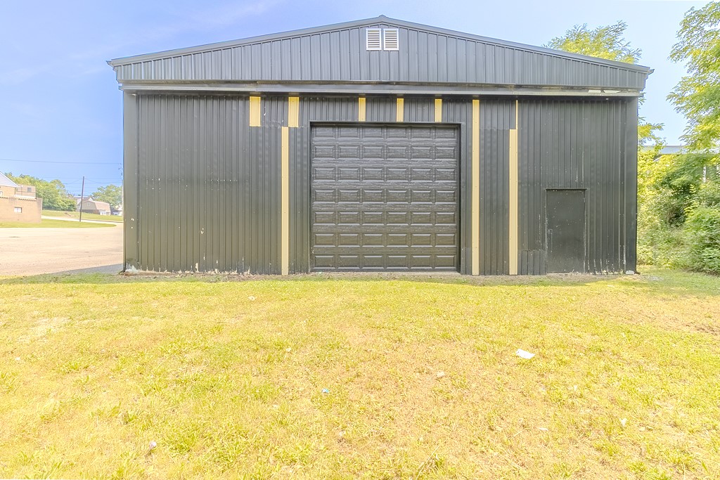 Lower Burrell, Pennsylvania 15668, United States, ,Residential,Active,165739