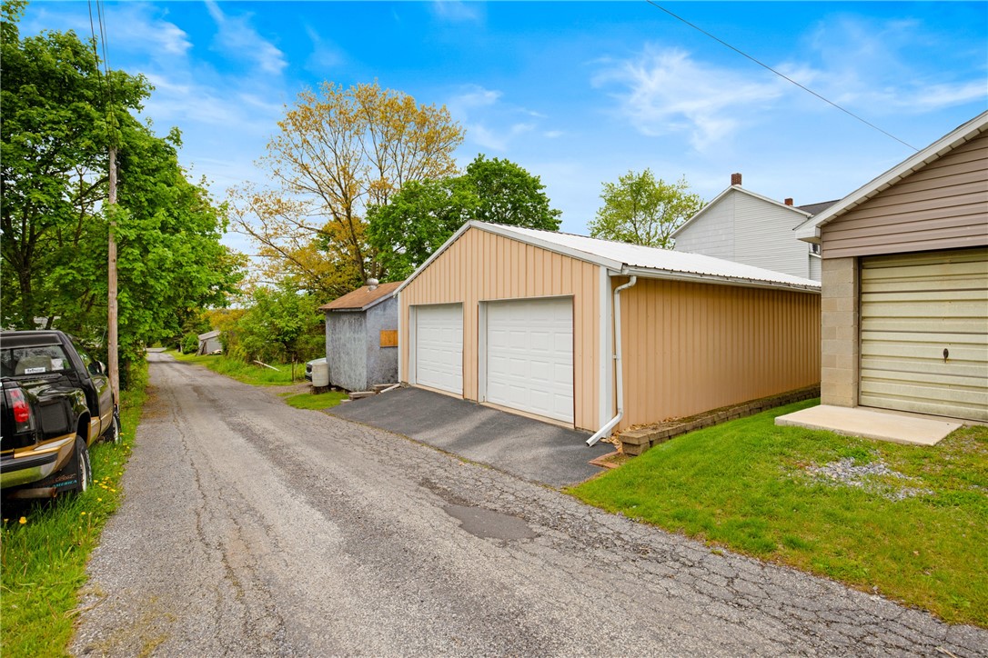 Windber, Pennsylvania 15963, United States, 2 Bedrooms Bedrooms, ,1 BathroomBathrooms,Residential,Pending,127469