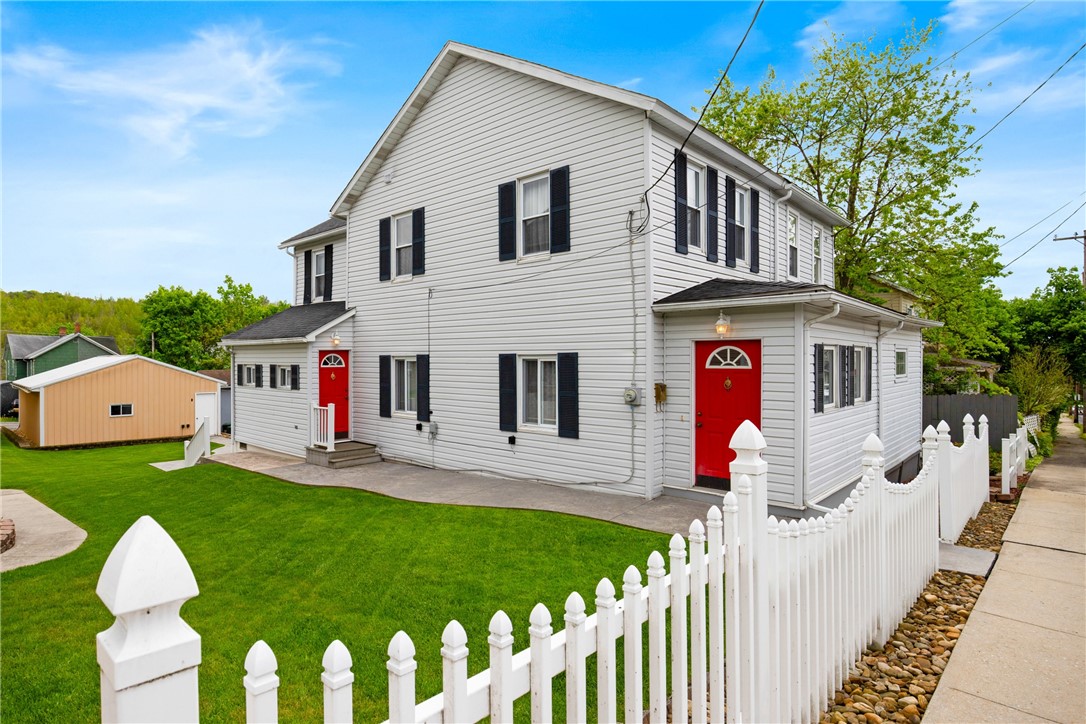 Windber, Pennsylvania 15963, United States, 2 Bedrooms Bedrooms, ,1 BathroomBathrooms,Residential,Pending,127469