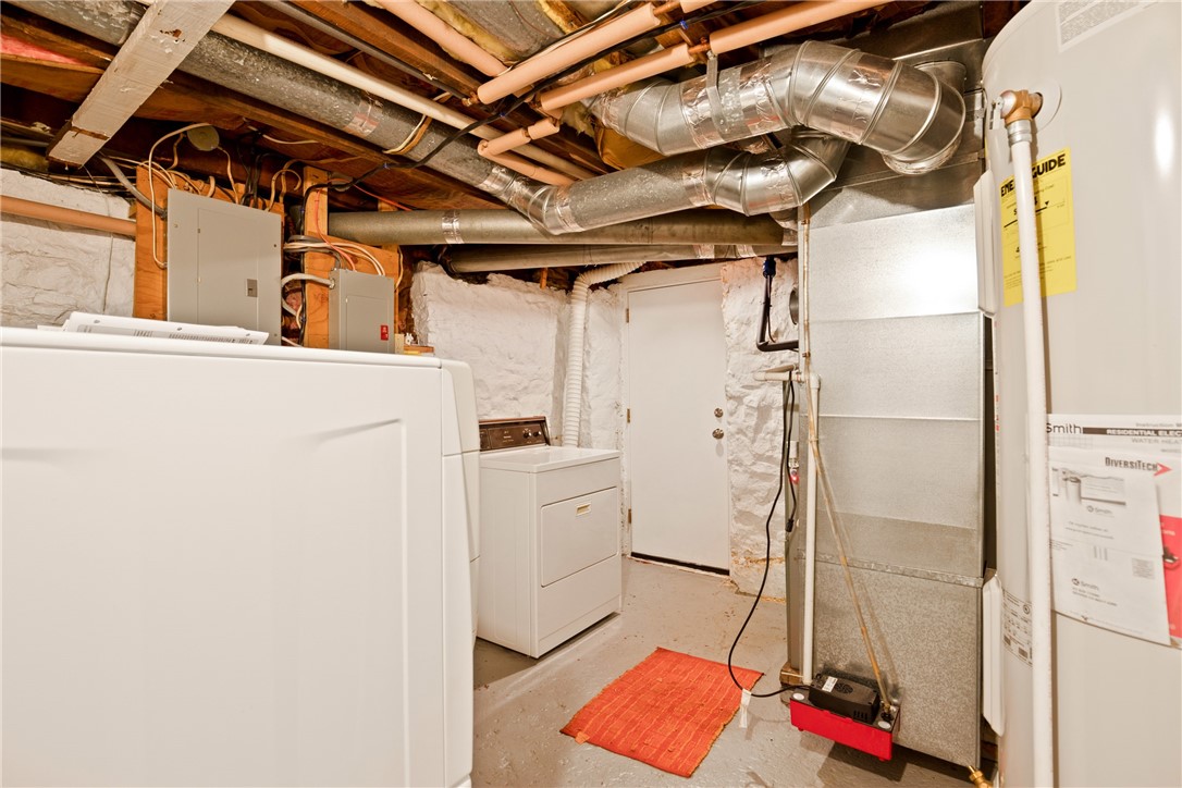 Windber, Pennsylvania 15963, United States, 2 Bedrooms Bedrooms, ,1 BathroomBathrooms,Residential,Pending,127469