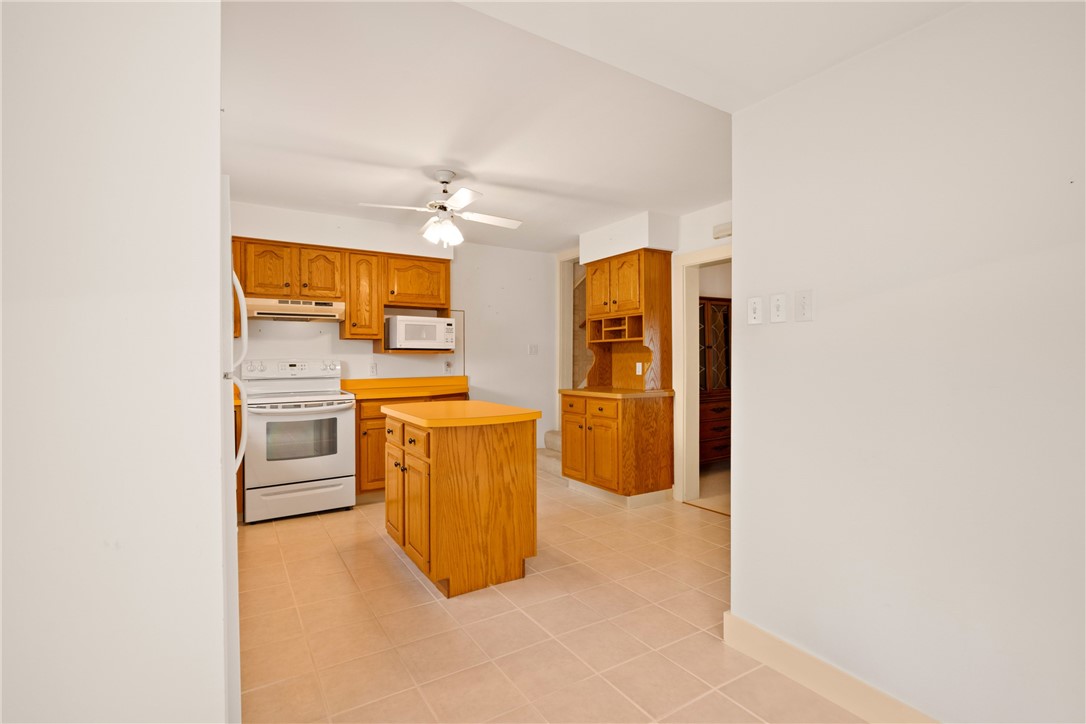 Windber, Pennsylvania 15963, United States, 2 Bedrooms Bedrooms, ,1 BathroomBathrooms,Residential,Pending,127469